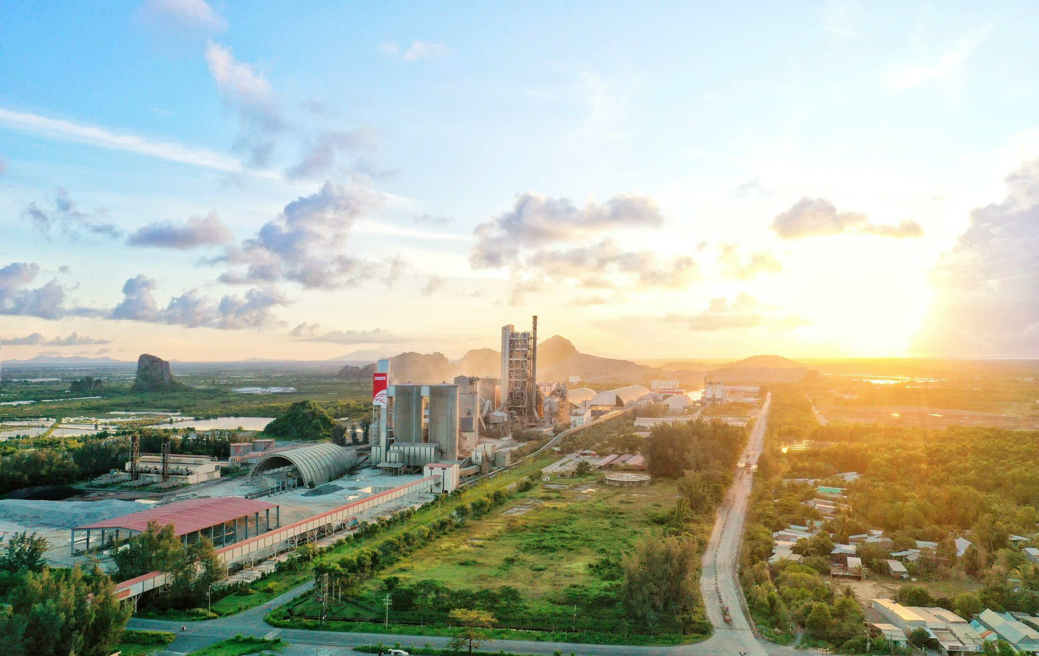 Picture 2: INSEE Hon Chong cement plant in Kien Luong district, Kien Giang province