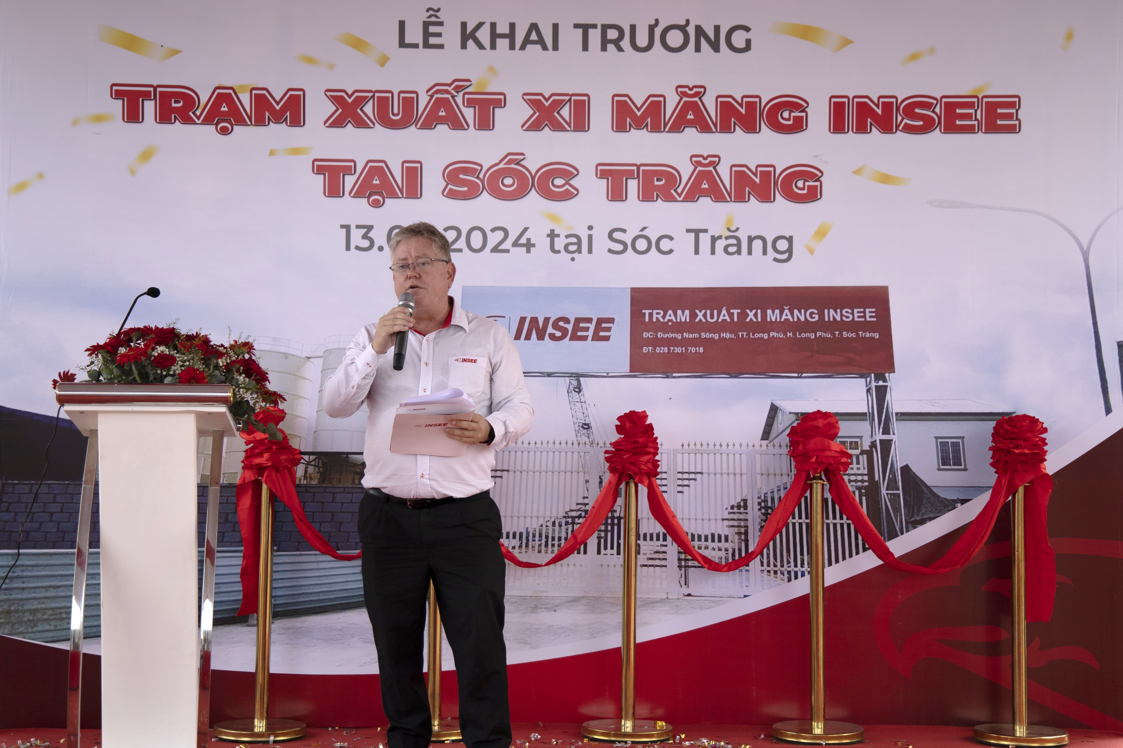 Image 2: Mr. Eamon John Ginley – General Director of INSEE Vietnam, delivered opening speech at the opening ceremony of INSEE dispatch terminal in Soc Trang
