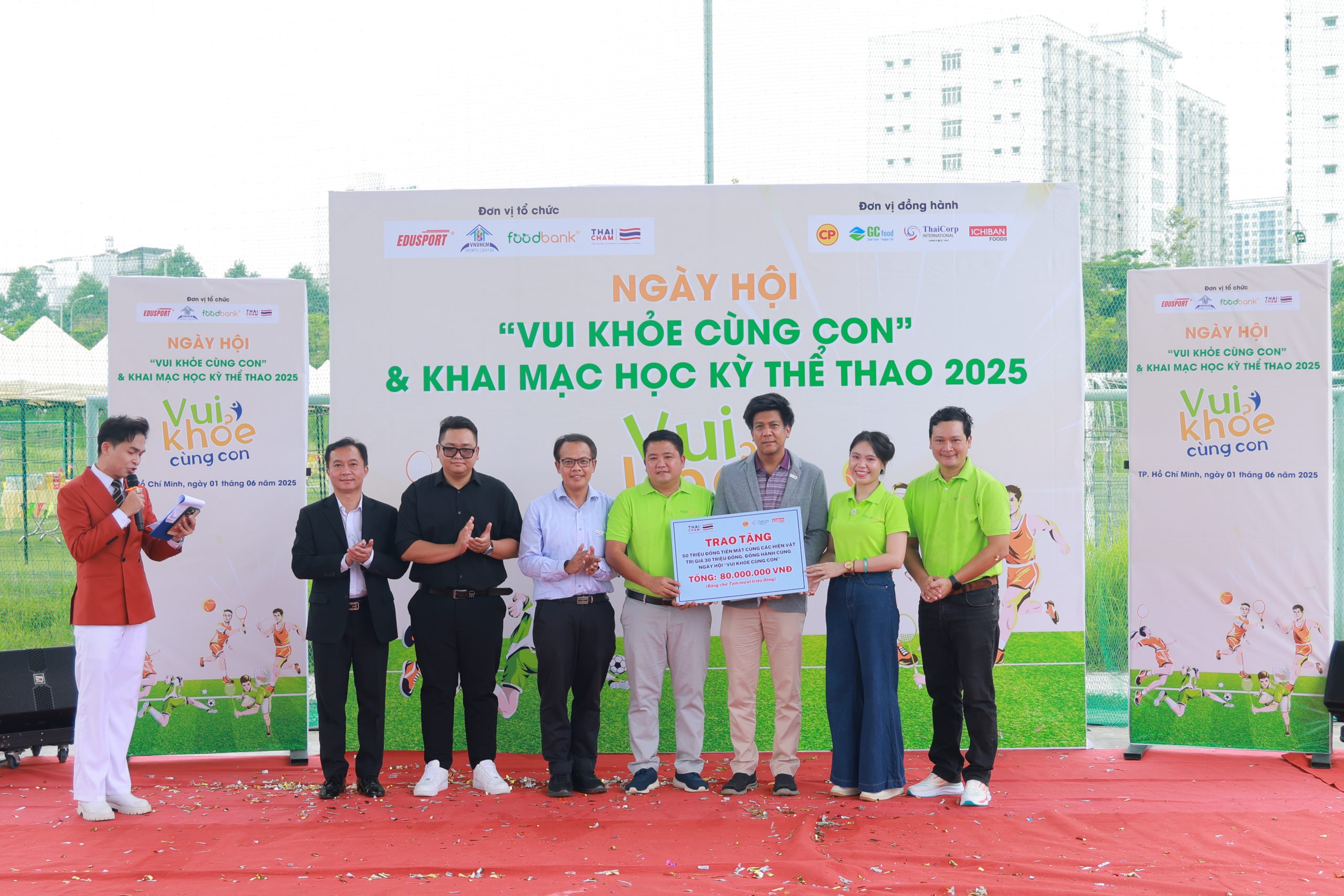 ThaiCham contributed VND 50 million in cash and received in-kind donations worth VND 30 million from member companies including C.P. Vietnam and ThaiCorp, ICHIBAN Foods. 