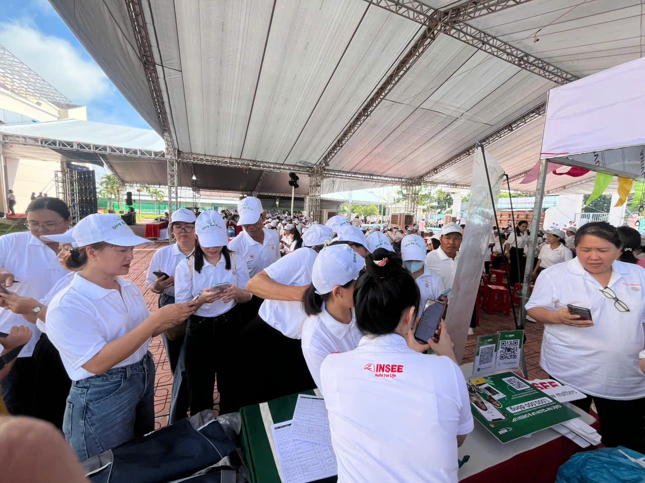Picture: The INSEE Ecocycle team brought a variety of environmental education and communication activities to the “Green Dong Nai Week” event.